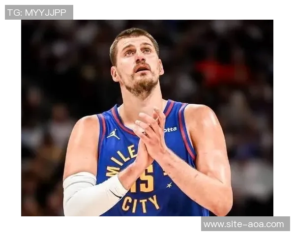 唐斯称约基奇为顶尖大个子期待在职业生涯阶段继续竞争的乐趣